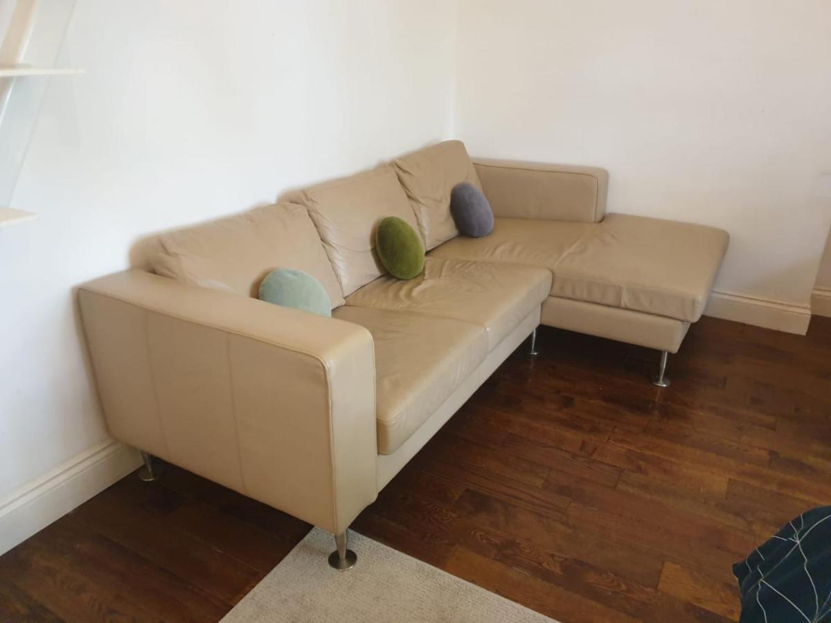 Mezzanine Studio Apartment Лондон Экстерьер фото