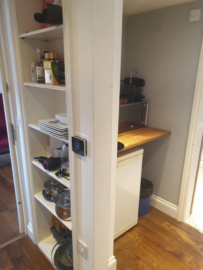 Mezzanine Studio Apartment Лондон Экстерьер фото