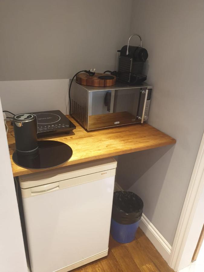Mezzanine Studio Apartment Лондон Экстерьер фото