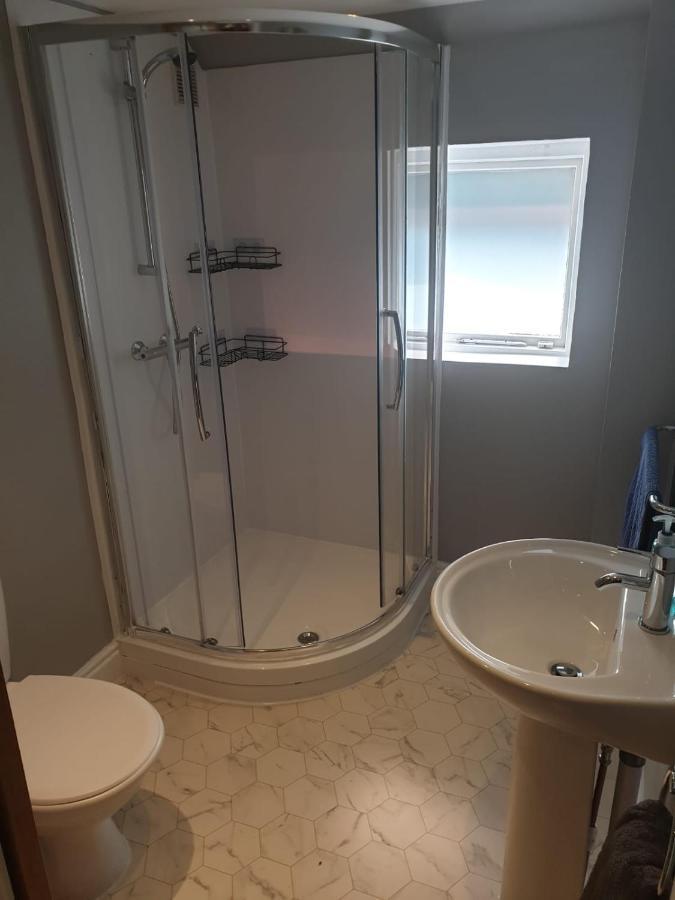 Mezzanine Studio Apartment Лондон Экстерьер фото